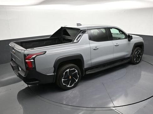 Used 2026 Chevrolet Silverado EV LT AWD/4WD image 19