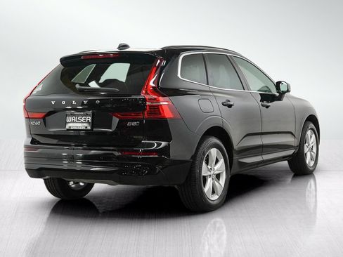 Used 2022 Volvo XC60 B5 Momentum AWD/4WD image 5