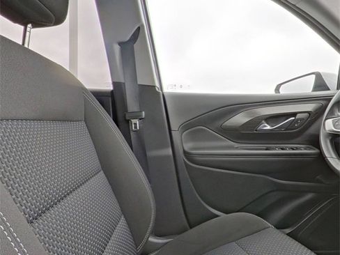 Used 2024 GMC Terrain SLE image 26