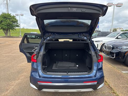 Used 2025 BMW X1 xDrive28i AWD/4WD image 9