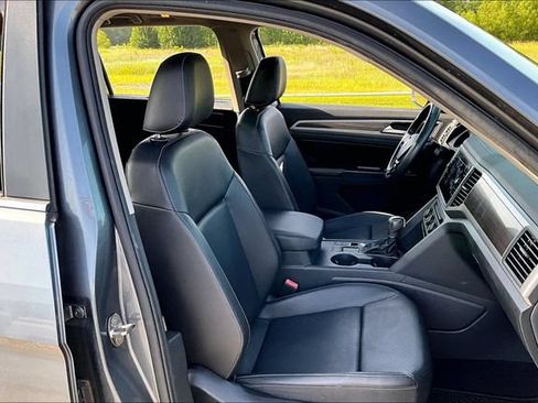 Used 2019 Volkswagen Atlas SE w/ Panoramic Sunroof Package FWD image 30