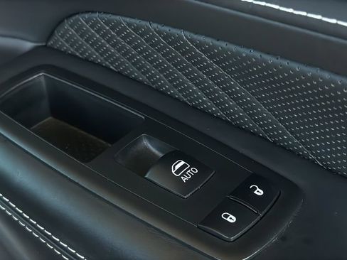 Used 2018 Jeep Grand Cherokee SRT AWD/4WD image 11