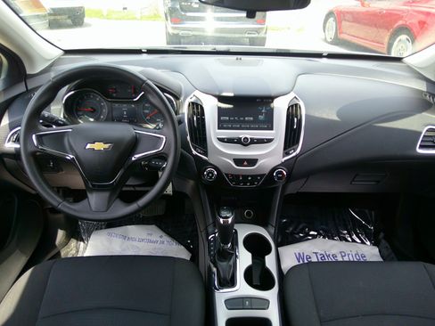 Used 2017 Chevrolet Cruze LS image 31