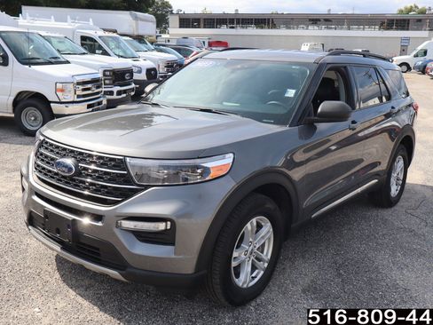 Used 2023 Ford Explorer XLT w/ Equipment Group 202A image 11