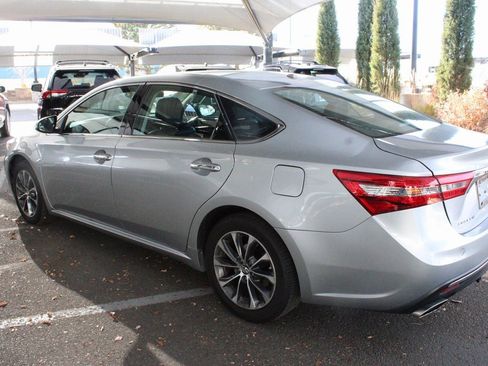 Used 2017 Toyota Avalon XLE image 13
