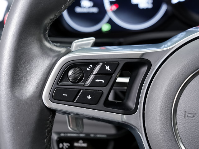 Certified 2020 Porsche Cayenne AWD/4WD image 13