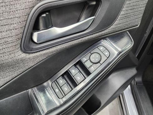 Used 2023 Nissan Rogue SV image 38