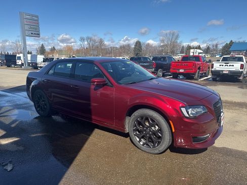 Used 2023 Chrysler 300 Touring L w/ Popular Equipment Group image 5
