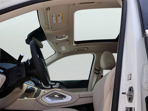 New 2026 Mercedes-Benz GLS 450 4MATIC image 41