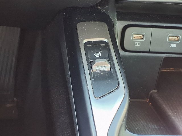 Used 2022 Kia Sorento S w/ Panoramic Sunroof Package AWD/4WD image 15