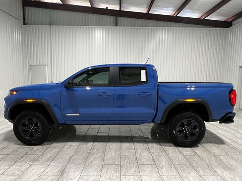 New 2025 GMC Canyon Elevation w/ Convenience Package image 2