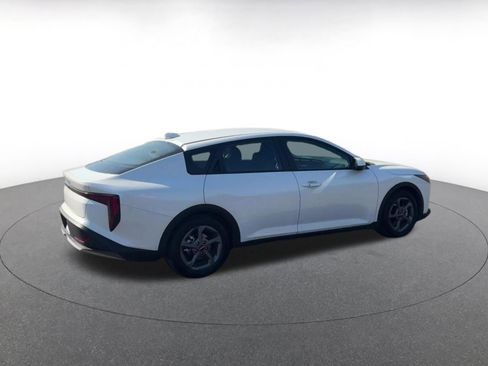 Used 2025 Kia K4 LXS image 15