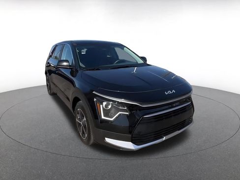 Used 2026 Kia Niro LX FWD image 3