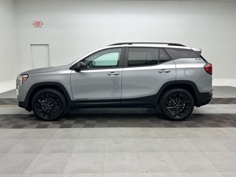 Certified 2024 GMC Terrain SLE w/ Driver Convenience Package AWD/4WD image 2