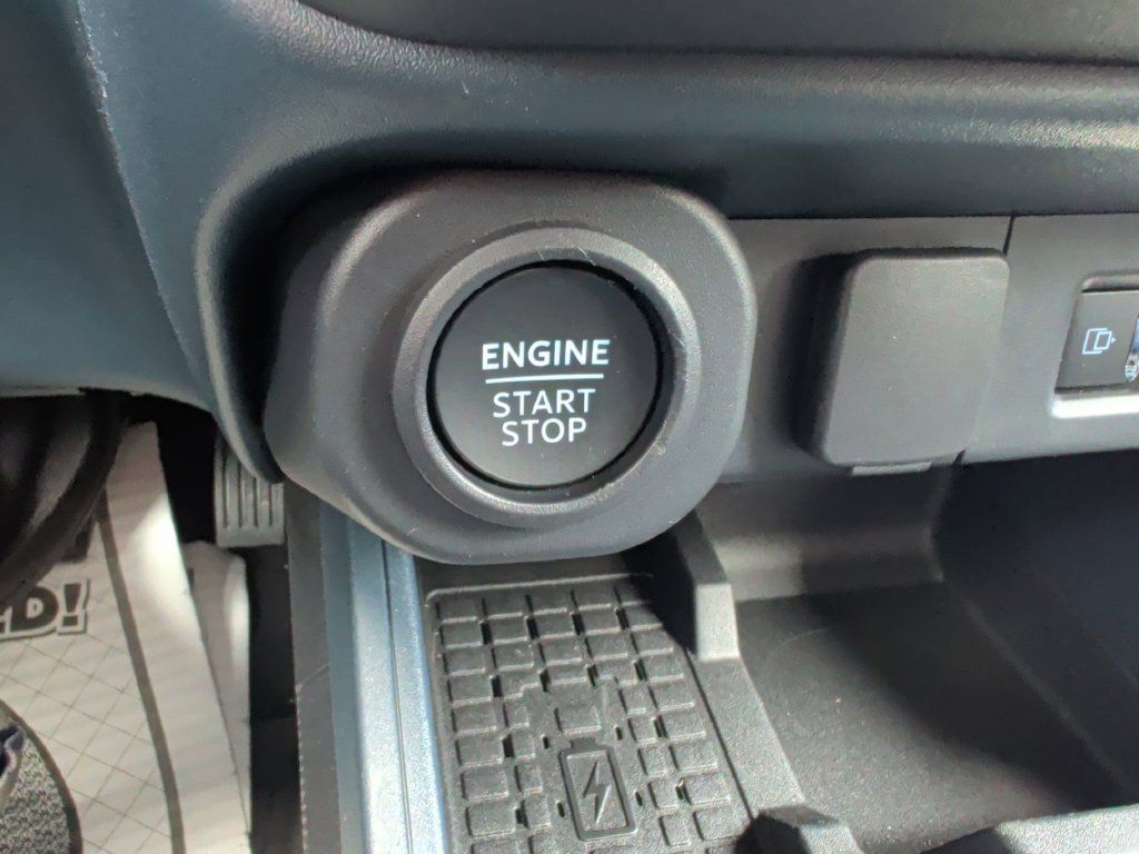 Used 2025 Ford Maverick Lobo AWD/4WD image 25