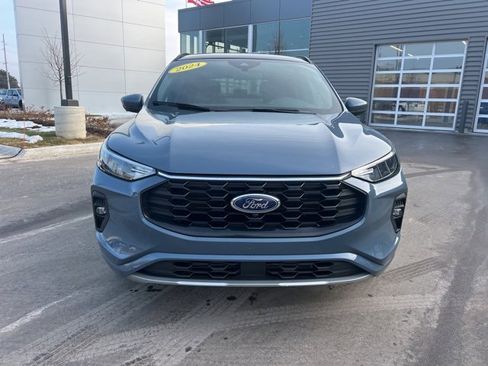 Used 2024 Ford Escape ST-Line Select w/ Tech Pack #2 image 2