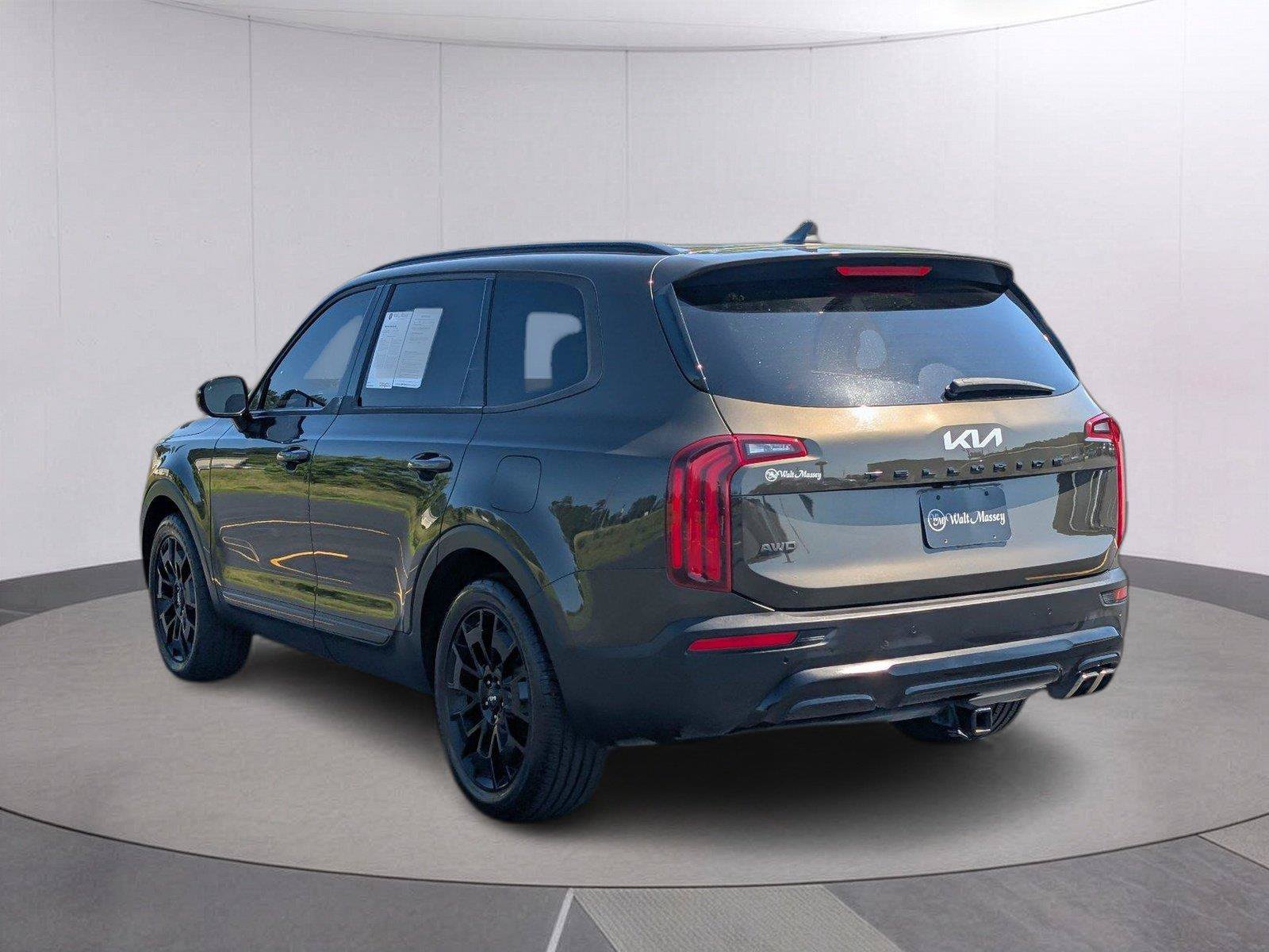 Used 2022 Kia Telluride SX w/ Nightfall Edition Package AWD/4WD image 3