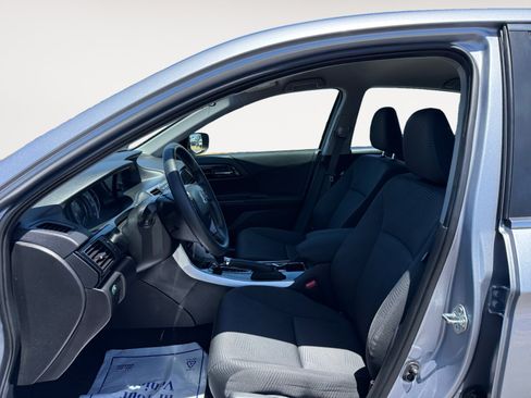 Used 2017 Honda Accord LX image 10