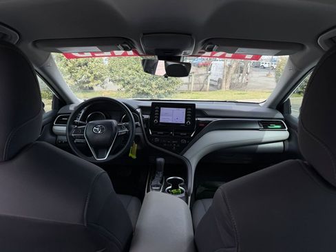 Used 2023 Toyota Camry LE image 27