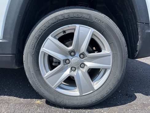 Used 2022 Jeep Compass Latitude image 19