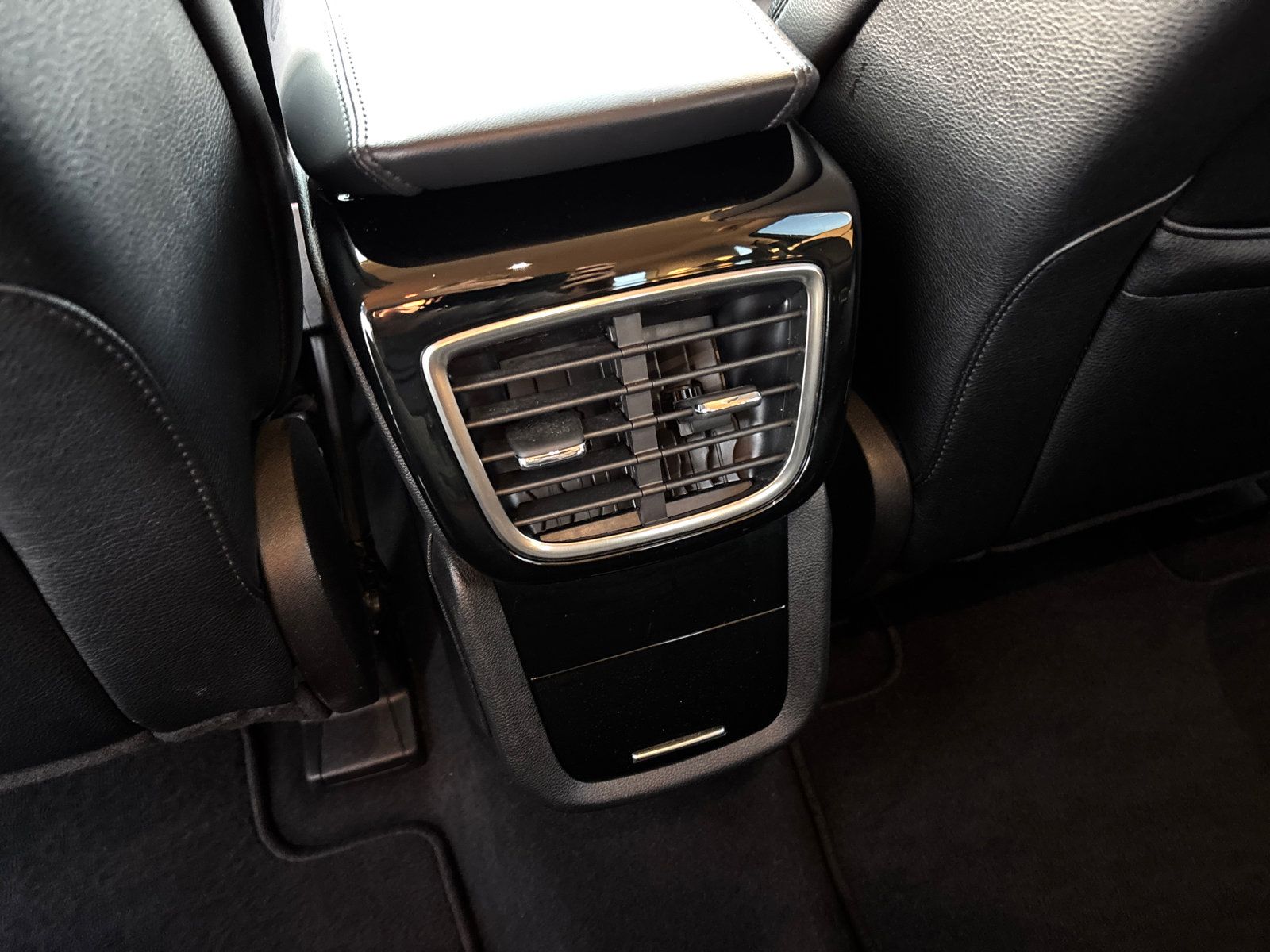 Certified 2023 Lincoln Nautilus FWD image 31