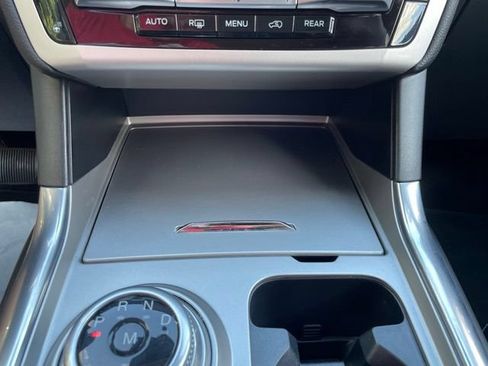 Certified 2020 Ford Explorer XLT w/ Equipment Group 202A AWD/4WD image 31