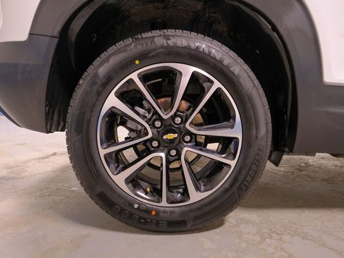 Used 2025 Chevrolet TrailBlazer LT image 43