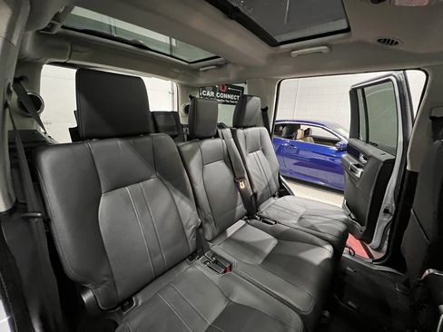 Used 2016 Land Rover LR4 HSE image 34