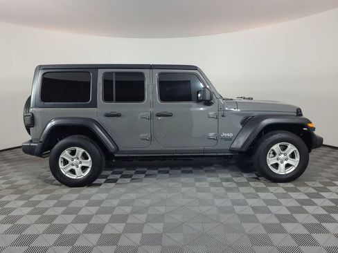 Used 2019 Jeep Wrangler Unlimited Sport S AWD/4WD image 2