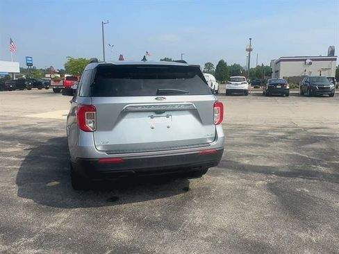 Used 2022 Ford Explorer XLT image 15