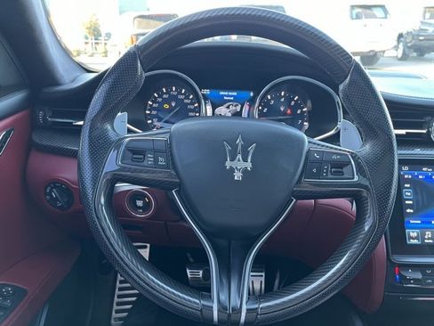 Used 2017 Maserati Quattroporte GTS GranSport image 32