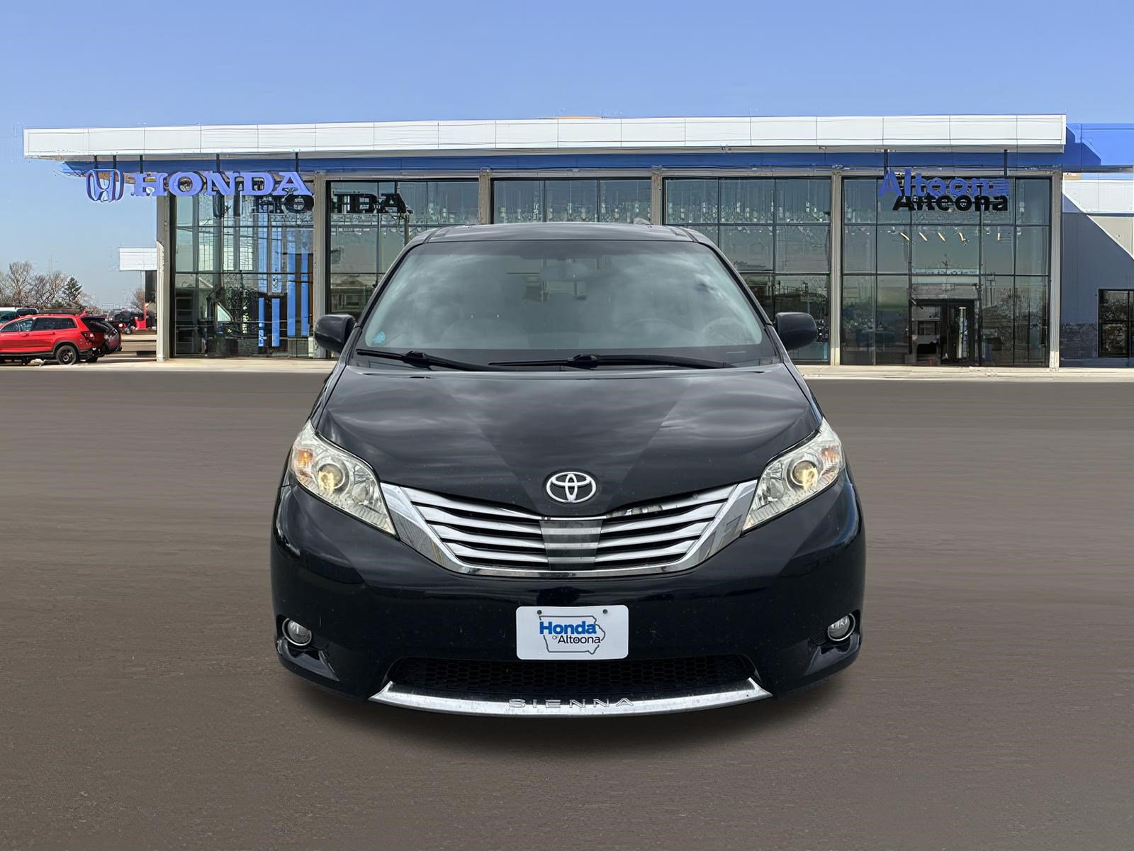 Used 2013 Toyota Sienna XLE w/ Entertainment Pkg FWD image 7