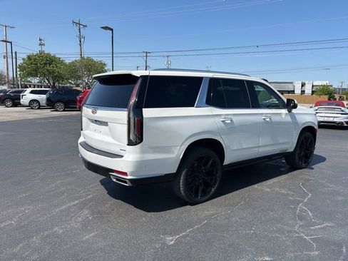 Used 2021 Cadillac Escalade Premium Luxury w/ LPO, Illumination Package AWD/4WD image 19