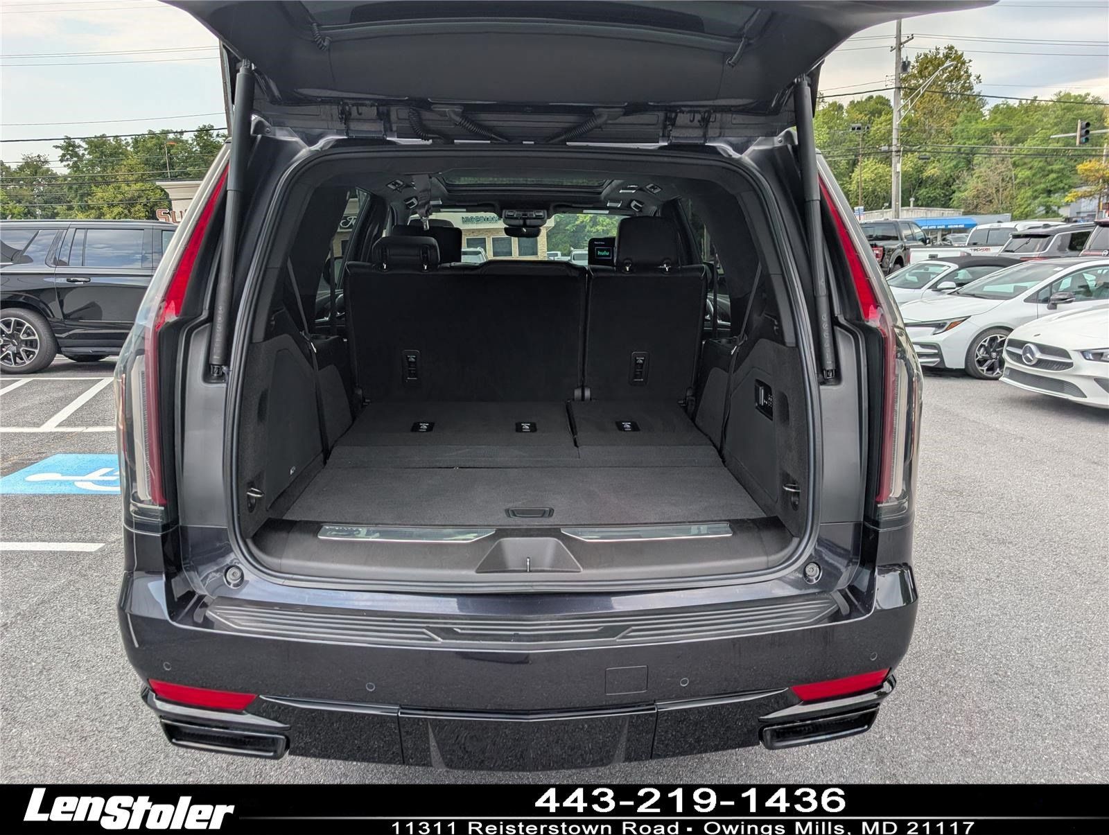 Used 2022 Cadillac Escalade Sport Platinum AWD/4WD image 14