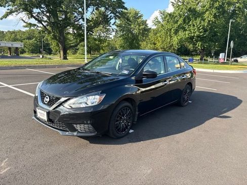 Used 2017 Nissan Sentra SV FWD image 2