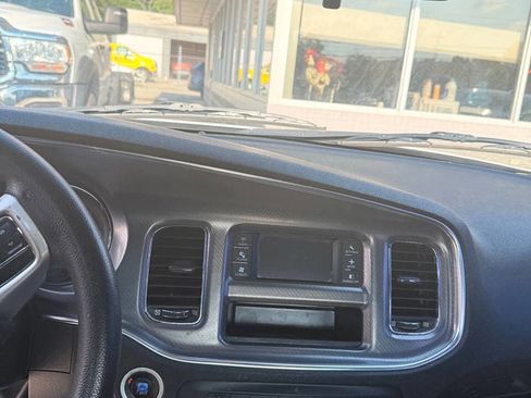 Used 2011 Dodge Charger SE image 6