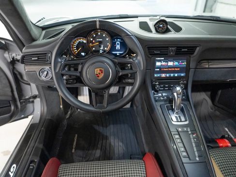 Certified 2019 Porsche 911 GT2 RS RWD image 24
