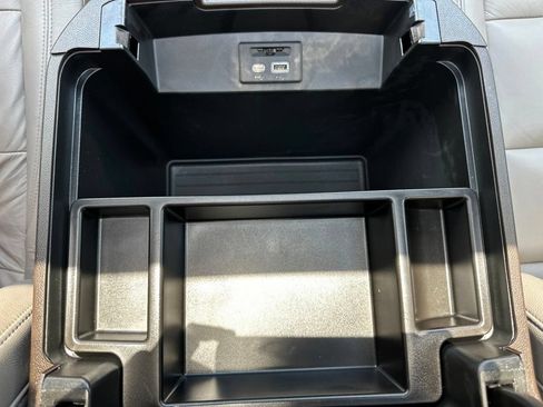 Used 2021 Chevrolet Tahoe LT w/ LT Signature Package RWD image 41