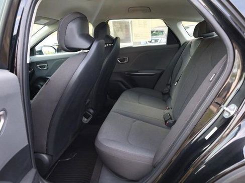 Used 2025 Kia K4 FWD image 20