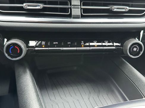 New 2026 Chevrolet Equinox EV LT image 28