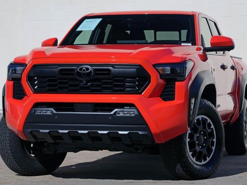 Used 2024 Toyota Tacoma TRD Off-Road w/ TRD Off Road Premium Package AWD/4WD image 3