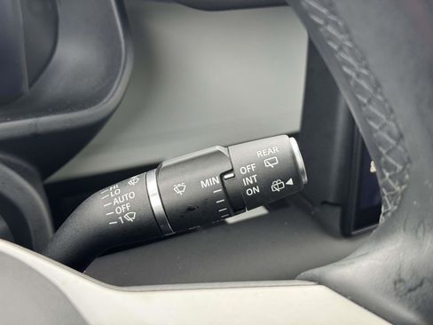 Used 2025 Land Rover Defender 110 S image 19