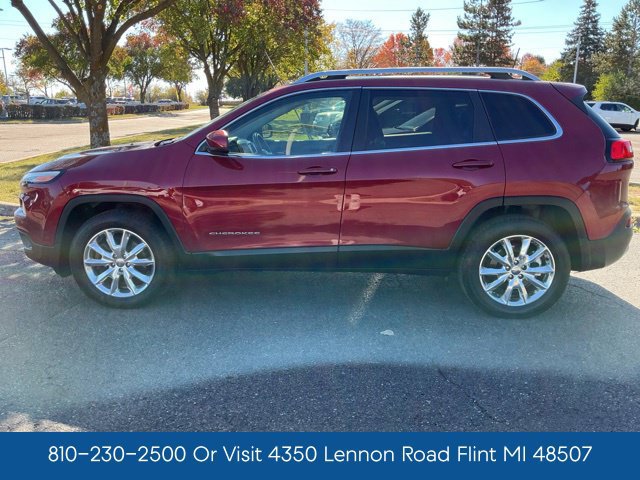 Used 2016 Jeep Cherokee Limited w/ Luxury Group AWD/4WD image 8