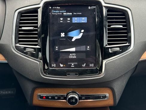 Used 2022 Volvo XC90 T6 Momentum w/ Advanced Package AWD/4WD image 32