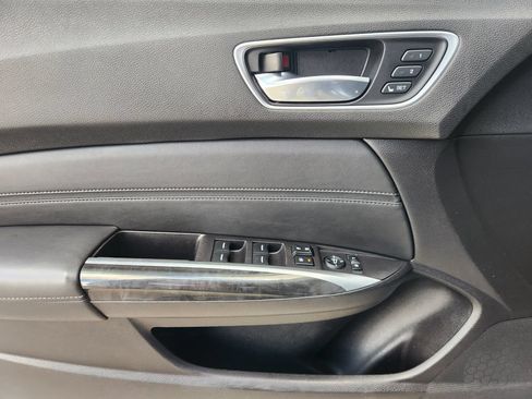 Used 2018 Acura TLX FWD image 22