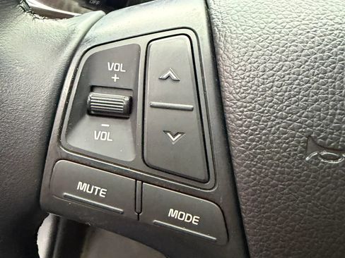 Used 2015 Kia Cadenza Premium w/ Technology Package FWD image 17