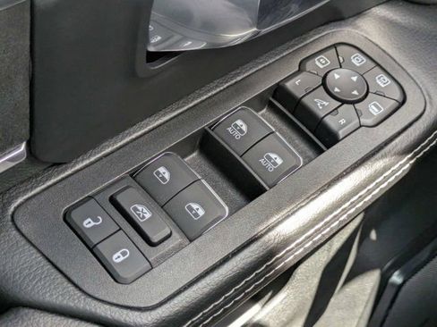 New 2026 RAM 2500 Laramie AWD/4WD image 21