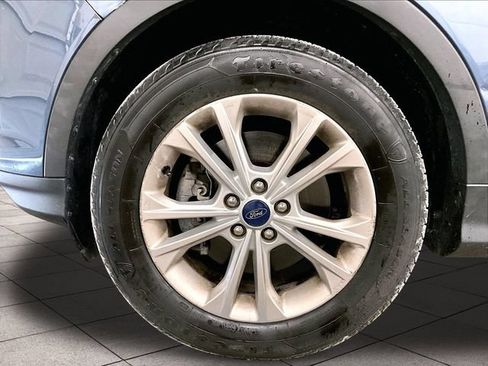 Used 2018 Ford Escape SE w/ SE Sync 3 Package AWD/4WD image 8