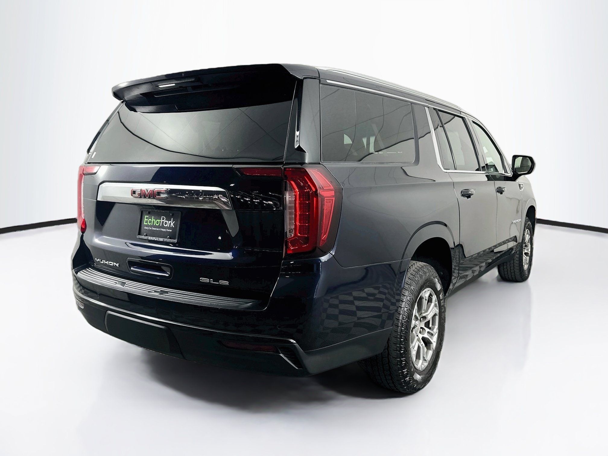 Used 2022 GMC Yukon XL SLE AWD/4WD image 9