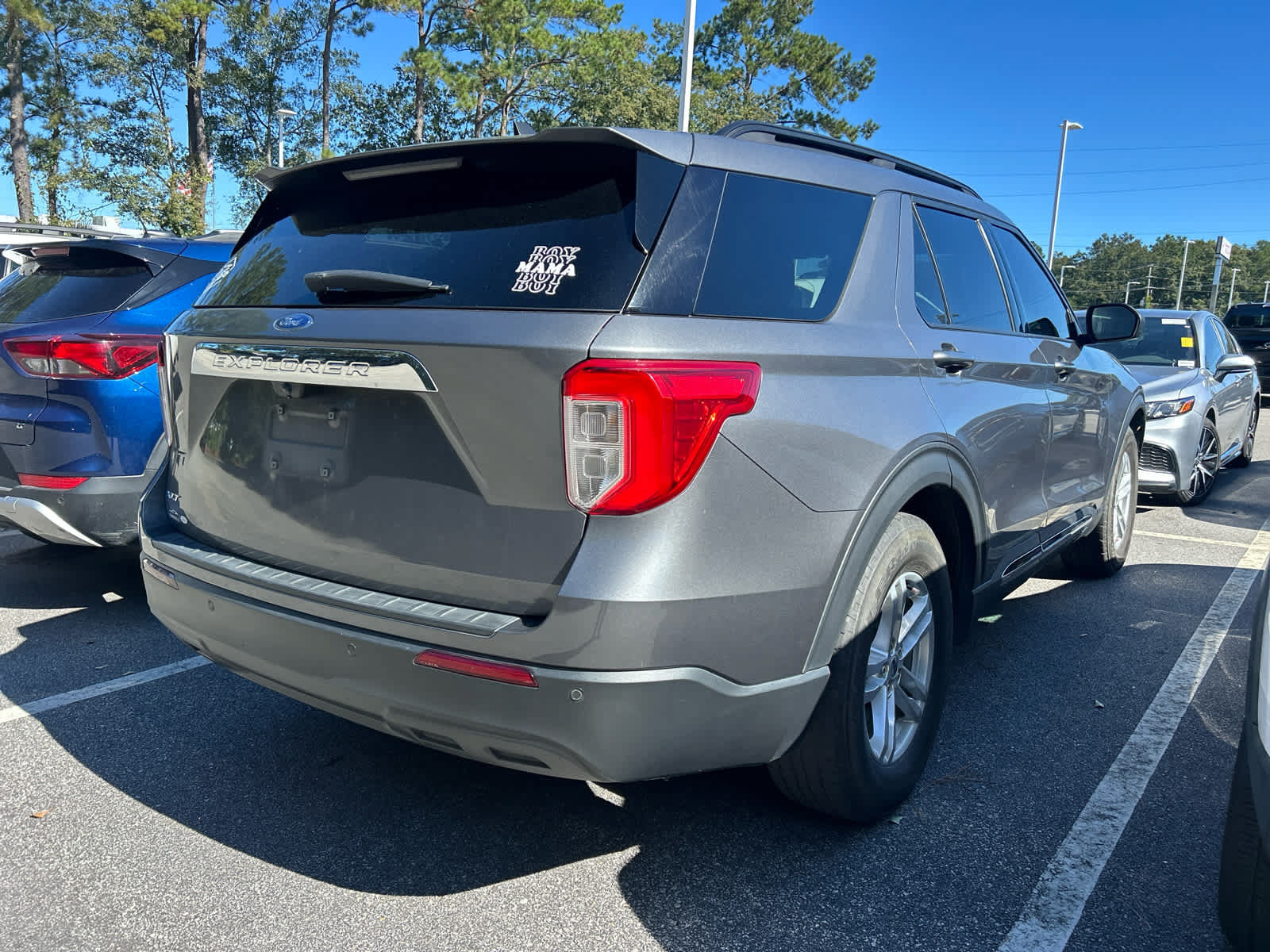 Used 2022 Ford Explorer XLT RWD image 5